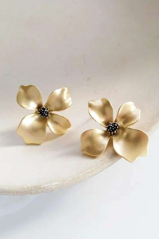 Matte Gold Flower Earrings - Case Collection Clothing